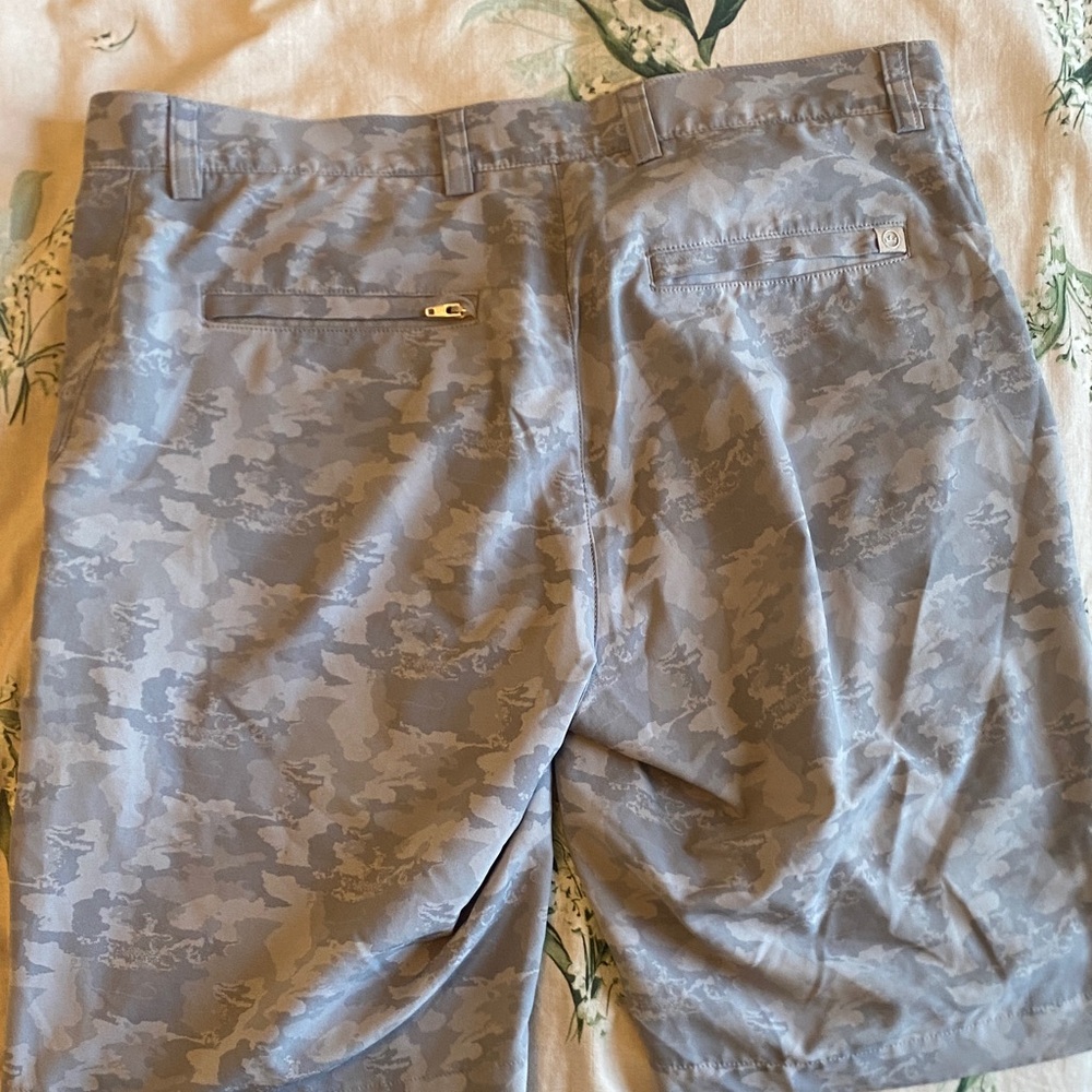 Peter Millar Gray and Tan Camouflage Shorts - Picture 5 of 7